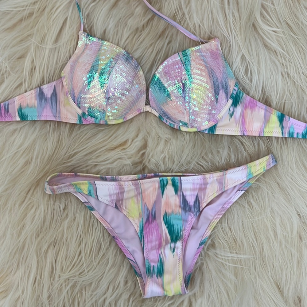 Victoria’s Secret Very Sexy Bikini